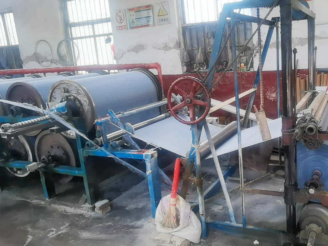 Equipamento de linha de produção não tecido