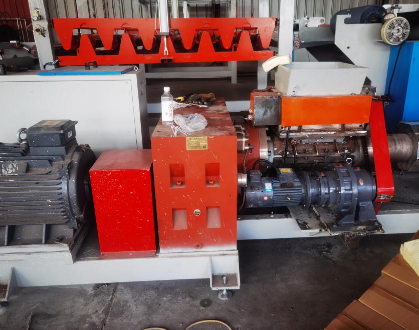 Linha de produção de membrana impermeável de borracha butílica